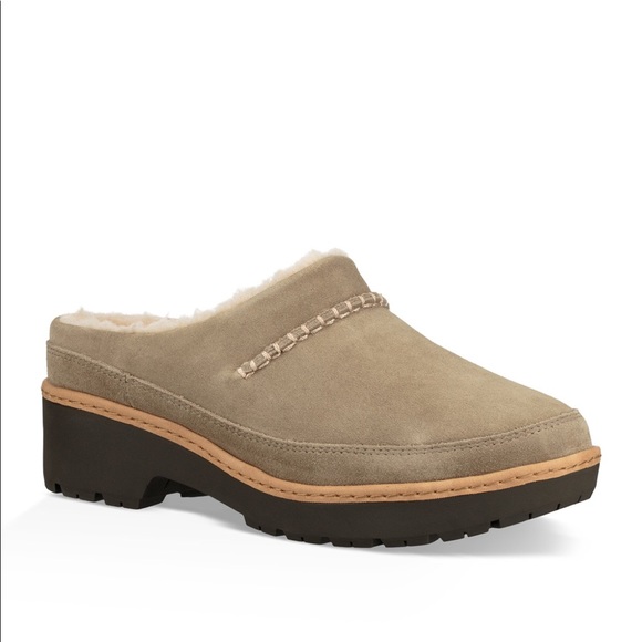 ugg lynwood waterproof clog